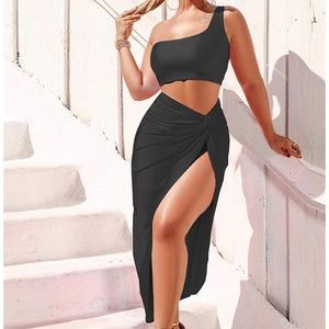 ✨THE BLACK ONE SHOULDER MIAMI RUNCHED DRESS SET NWT